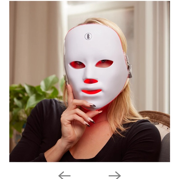 LED Light Therapy Mask - White - Picture 3 of 5